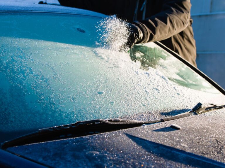 -10 gradë celsius, ”ngrin” Britania e Madhe