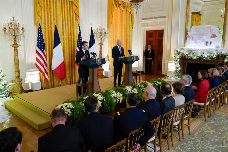 Biden në krah të Macron, kërkon bashkëpunim: Putin do përgjigjet për luftën