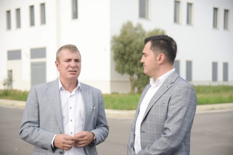 PS konfirmon Gledian Llatjan në Elbasan, Gjiknuri: Ka mbështetjen e qeverisë për projektet e ardhshme