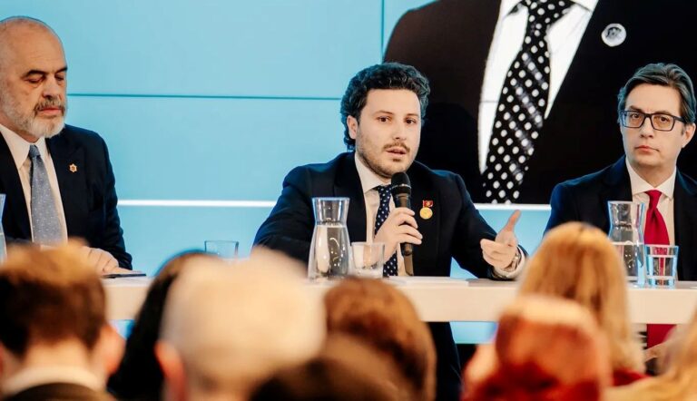Thirrja nga Abazoviç: BE-ja të mbajë derën hapur, ose ne të gjithë humbasim