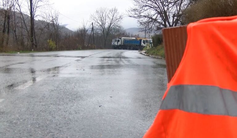 Për barrikadat Kurti kërkon ndihmën e KFOR, Kosova mblodhi Këshillin e Sigurisë