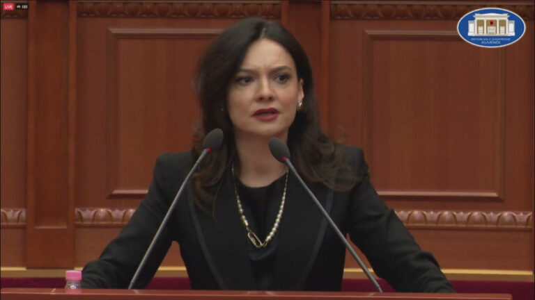 Spiropali-Berishës: Ndjeva keqardhje për sulmin, por ke qenë shkak i varreve të hapura