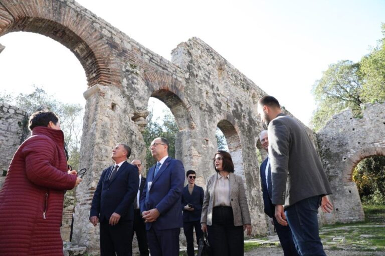 Presidenti Bajram Begaj viziton Sarandën: E rëndësishme që të ketë një bashkëpunim mes pushteteve