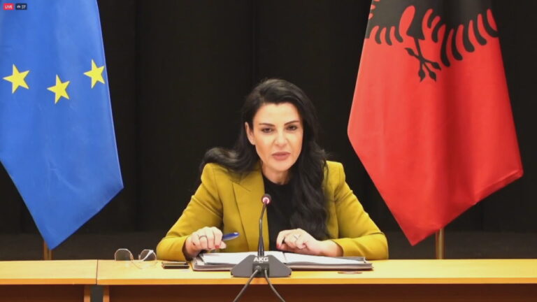 Ministrja Balluku: Situata e mirë, nuk ka rritje të çmimit të energjisë