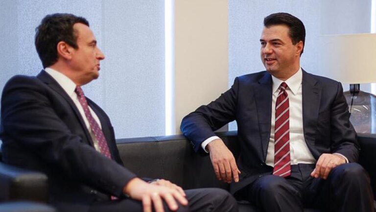 ”Llum terrorsit”, Lulzim Basha mbron Albin Kurtin: Gjuha nga Vuçiç e papranueshme