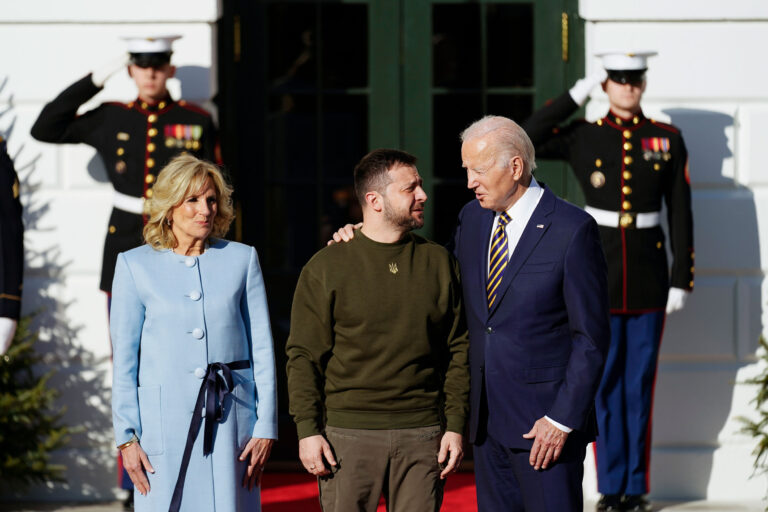 FOTO/ Zelensky në Shtëpinë e Bardhë, pritet nga presidenti Biden