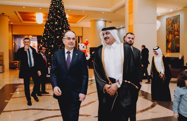 Ambasada e Katarit organizon pritje me rastin e Festës Kombëtare