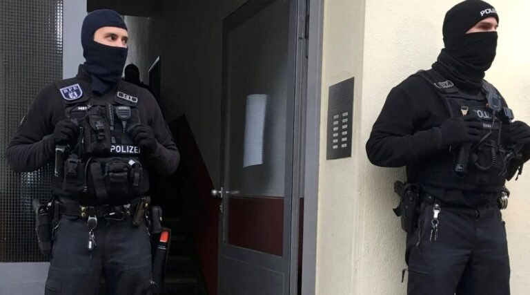Po planifikonin grusht shteti në Gjermani! Arrestohen 25 persona, do të sulmonin parlamentin në Reichstag