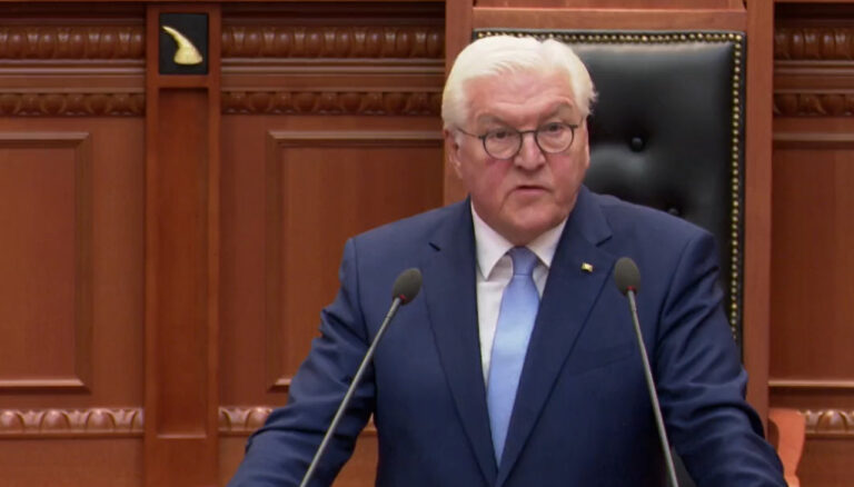 Presidenti gjerman shprehet me fjalët më të mira për Tiranën: Qytet rinor, entuziast për të ardhmen