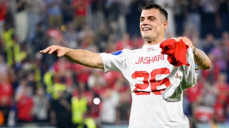 Portali zviceran: S’ka dënim nga FIFA për Granit Xhakën, por do e pësojë trajneri i Serbisë