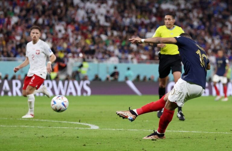 Franca dyfishon avantazhin ndaj Polonisë, super gol i Mbappe (VIDEO)