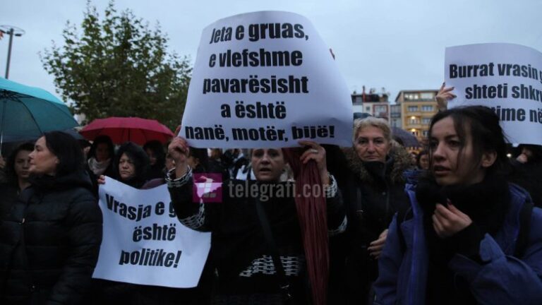Protestë në Prishtinë: Vrasja e grave nga burrat të trajtohet si urgjencë kombëtare