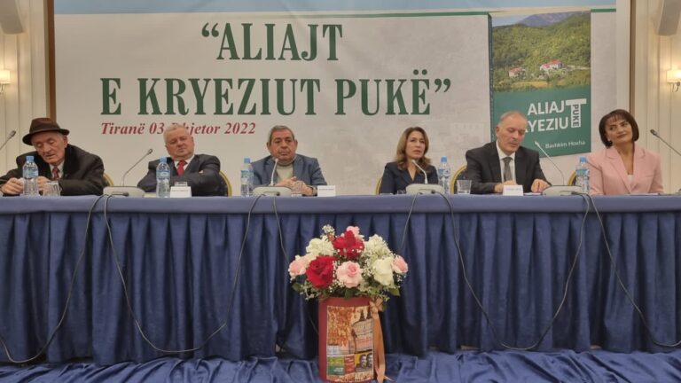 U promovua libri me titull: ALIAJT E KRYEZIUT PUKË, me autor publicistin e njohur Bashkim Hoxha