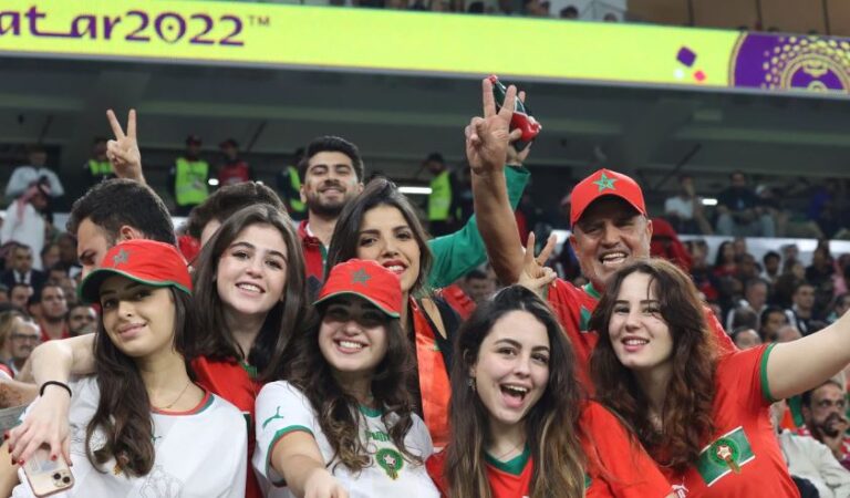 Tifozët e Marokut “pushtojnë” sot stadiumin në ndeshjen ndaj Francës, 10 mijë bileta falas