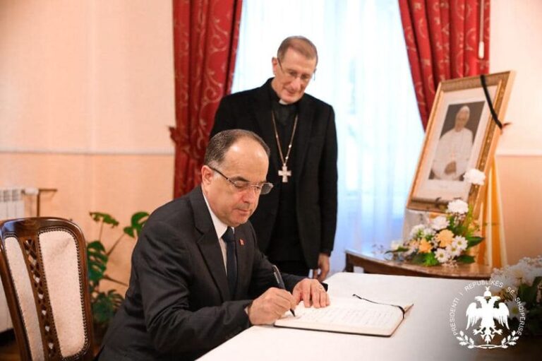 Papa Emeritus Benedikti i XVI, Presidenti Begaj: Figurë e rëndësishme për mbarë njerëzimin