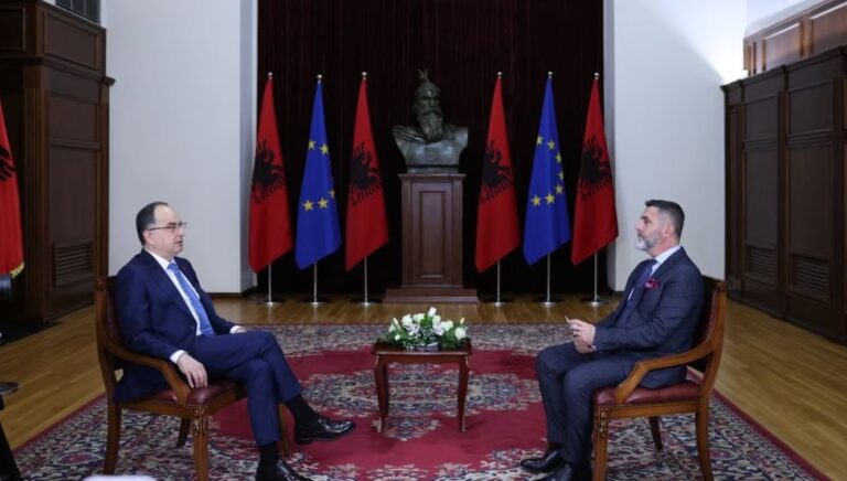 Presidenti Begaj për ”Zërin e Amerikës”: Forcat politike të mos e shohin si armike njëra-tjetrën