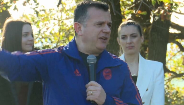 31 vite nga themelimi i FRESSH, Balla nga Fieri fton të rinjtë në PS: Duhet të jeni krah fituesve