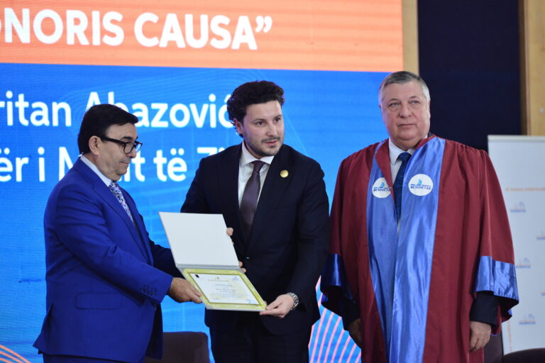 Universiteti Mesdhetar i jep titullin “Doctor Honoris Causa”, kryeministrin Dritan Abazović: Ruajtës i paqes dhe dialogut në rajon