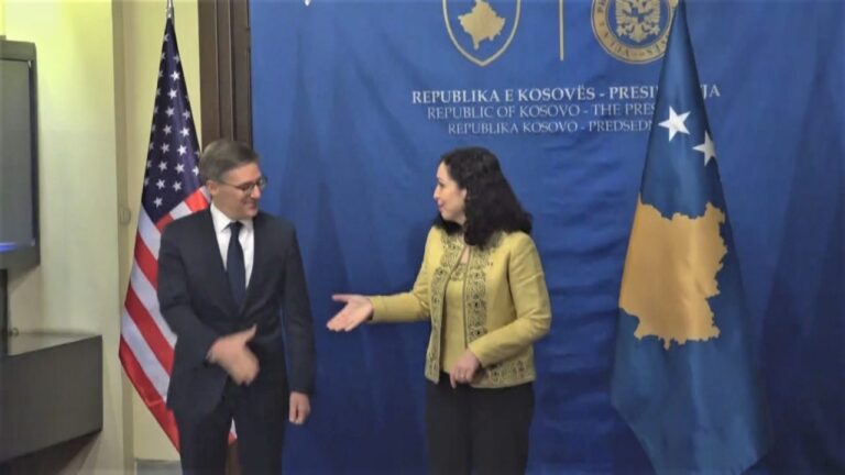 Zyrtari i lartë i SHBA në Kosovë, Vjosa Osmani: Marrëveshja me Serbinë të ketë njohjen reciproke