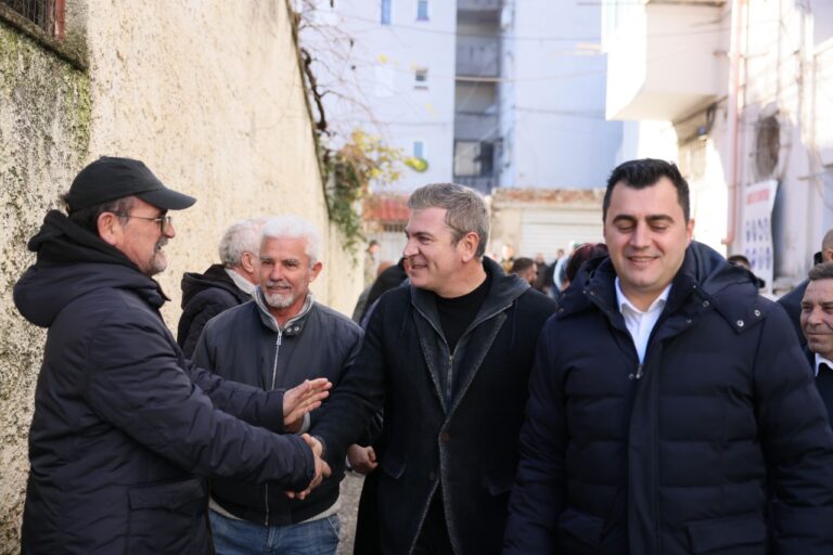 Rehabilitohet një tjetër lagje në Elbasan, Gjiknuri: Modeli jonë është ai i punës, të tjerët mendojnë për bunkerizimin e qytetit