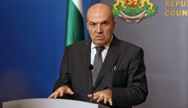 Bullgaria tërheq ambasadorin e saj nga Shkupi, ndërpret marrëdhëniet ndërshtetërore me Maqedoninë e Veriut