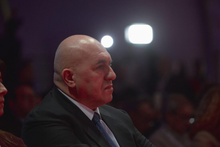 ​Tanket ruse do hyjnë në Kiev? Ministri italian: Nis lufta e Tretë Botërore