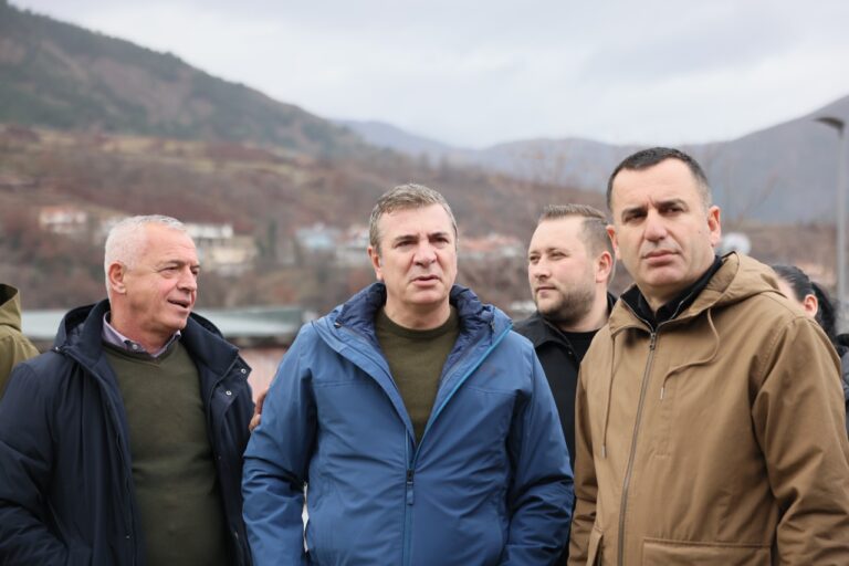 Një hapësirë e re rekreative për qytetarët e Librazhdit, Gjiknuri dhe Gurra prezantojnë projektet e reja transformuese