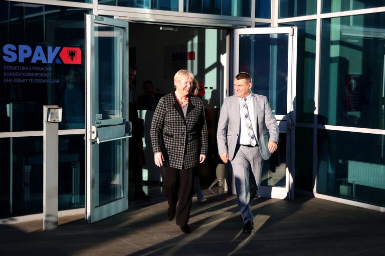 Ambasadorja e BE-së në Tiranë takon Altin Dumanin: Duam një SPAK të pavarur dhe efektiv
