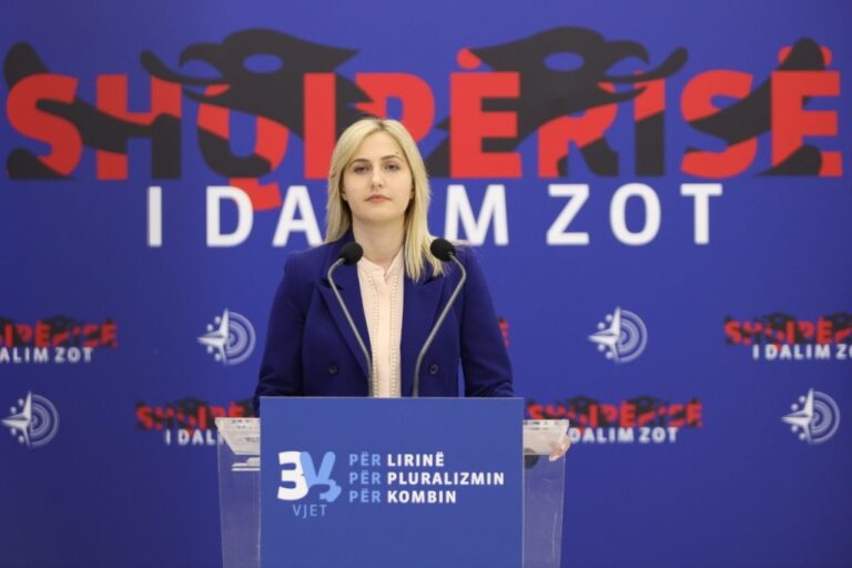 PD akuzon: Gjinushi mban kreun e Akademisë së Shkencave pa dekretim nga Presidenti