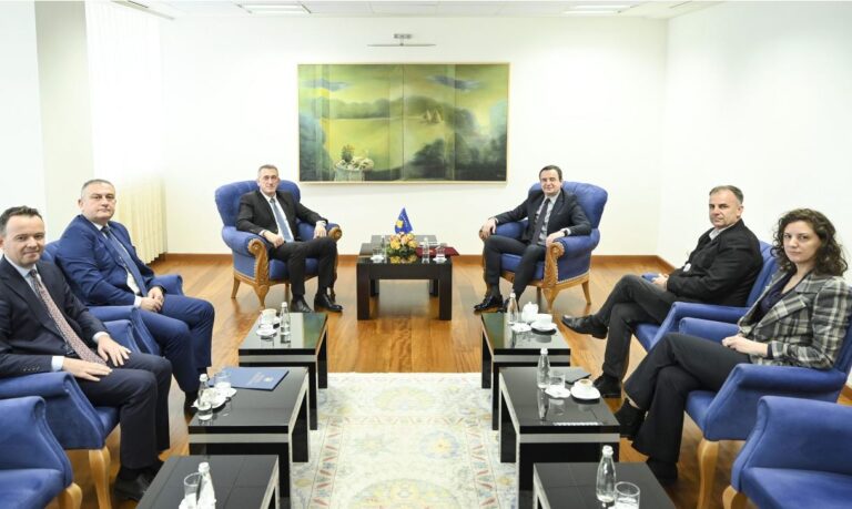 Albin Kurti emëron dy zëvendësministra serbë
