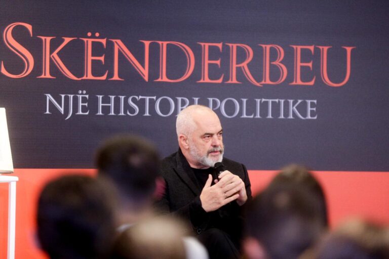 ”Skënderbeu nuk e ndërroi fenë”, kryeministri Rama: Një ditë do të kemi një rilexim tjetër të historisë