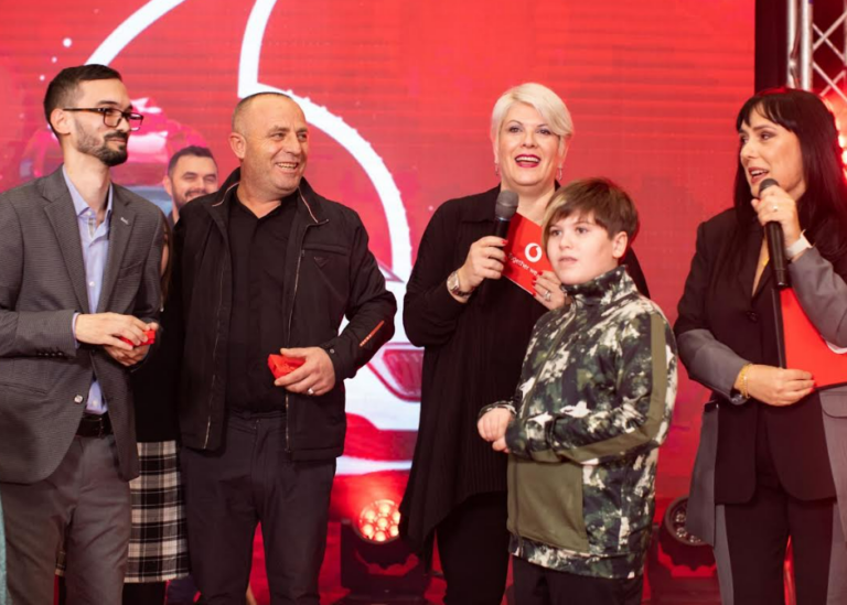 Ndahen çmimet e mëdha të llotarisë “Festo me Vodafone”
