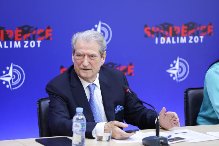 Berisha takon kandidatët për zgjedhjet lokale: 935 mijë shqiptarë kanë ikur që nga viti 2014