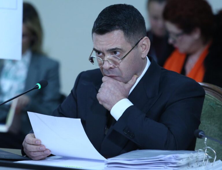 Ministria e Drejtësisë kërkon ekstradimin e tij? Ahmetaj: Duan të hiqet vëmendja nga mega skandalet e fundit
