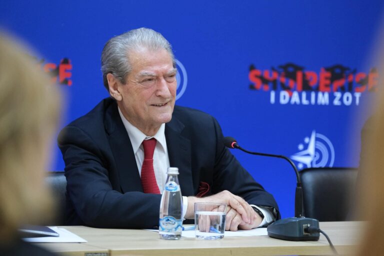Sali Berisha tregon raportet aktuale që ka me SHBA-në