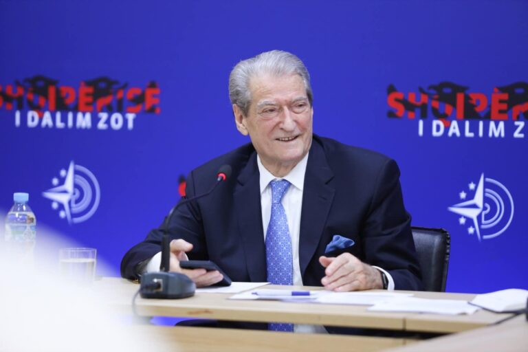 Pas grushtit më 6 dhjetor, stafi i Berishës merr masa. Pranë tij në protestë nuk do jenë as…