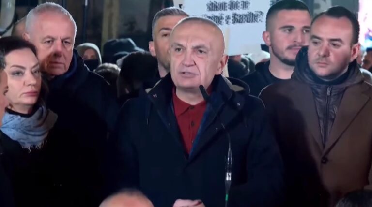 Ilir Meta flet nga protesta para Parlamentit: Rama është i kapur në flagrancë