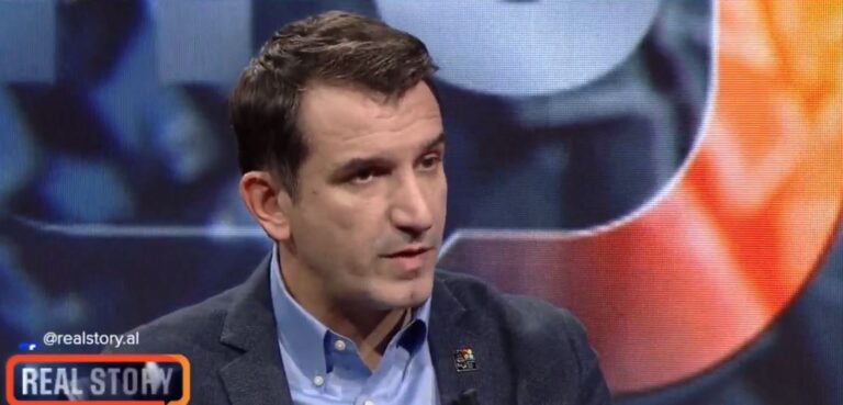Veliaj: Shumica e lejeve në Tiranë për riparime dhe punë publike. Më parë ndërtonin vetëm 3-4 vetë