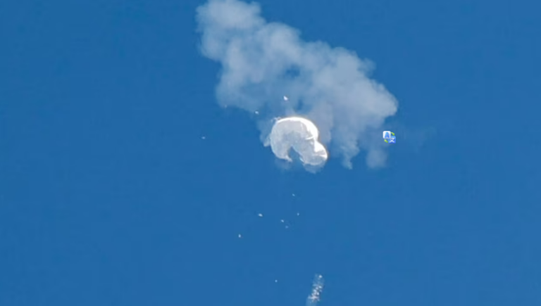 VOA: Zyrtarët e Pentagonit nuk përjashtonin asgjë, madje as UFO-t në “objektet e paidentifikuar”