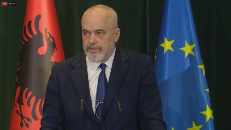 Protesta para Parlamentit, Rama: Secili ka një qasje të vetën për revolucionin