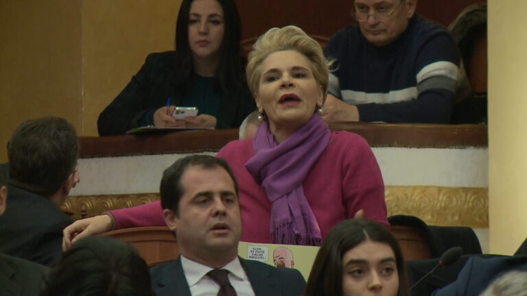 “Orgjitë e McGonigal”, Kryemadhi: Deputetet e PS-së po gënjejnë, s’janë të parat që…
