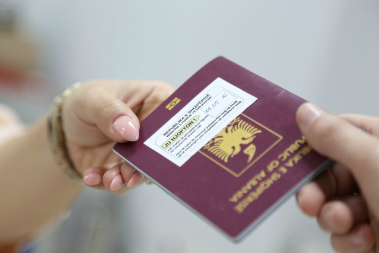 Dokumentet biometrike, vendimi i ri për pasaportat dhe kartat e ID-së