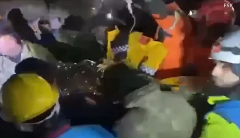 FSK-ja shpëton nga rrënojat në Turqi edhe dy persona (VIDEO)