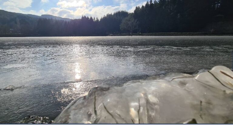 Ngrin liqeni, pamje mahnitëse vijnë nga Puka (FOTO)