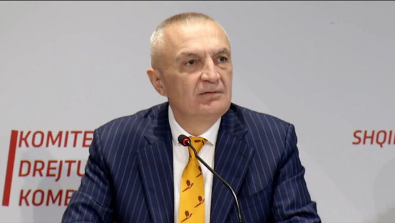 3 të rinjtë shuhen në aksident, apeli i Metës: Mos ecni më shpejt seç lejohet, mendoni për të njerëzit tuaj