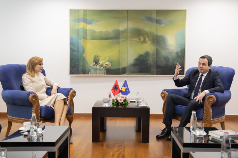 Jorida Tabaku takon Albin Kurtin: Kemi shumë për të mësuar nga njëri-tjetri