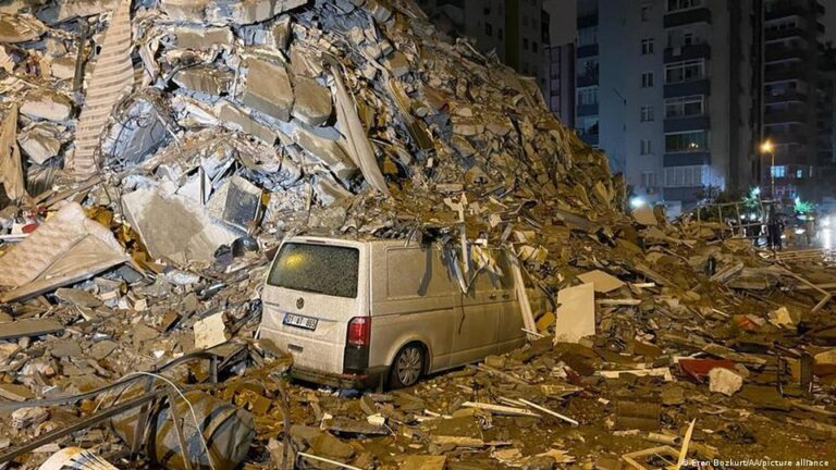 Më shumë se 21,000 viktima dhe 75,000 të plagosur nga tërmeti vdekjeprurës në Turqi e Siri