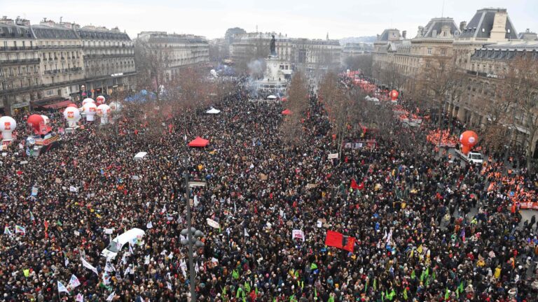FOTO/ Protesta të forta në 300 qytete, francezët i japim një mësim botës