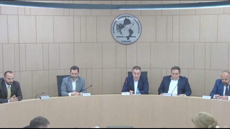 Kronikë/ KAS dha vendimin! Alibeaj në hall për kandidatë, thirrje për bashkim