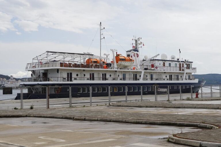 Kroçera e parë për 2023 nga SHBA në Sarandë, Rama: Ogur i mirë për sezonin turistik